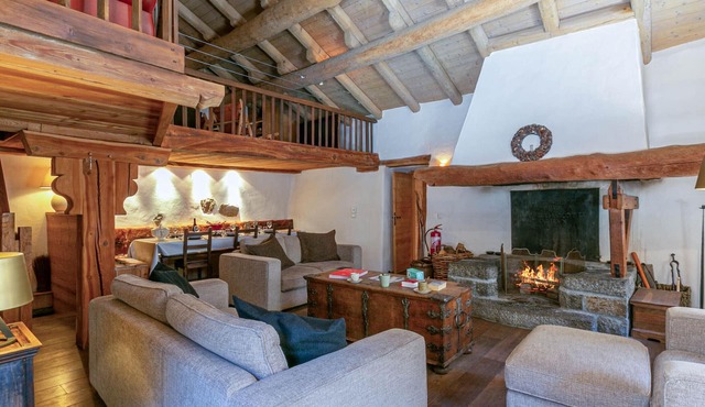Historic 17th-Century Chalet in Val-d'Isère: Cozy, Spacious, with Fireplace, Near Slopes