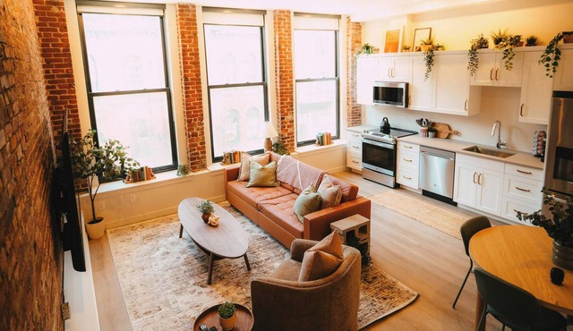 Historic 2BR suite in Halifax w/Free Parking