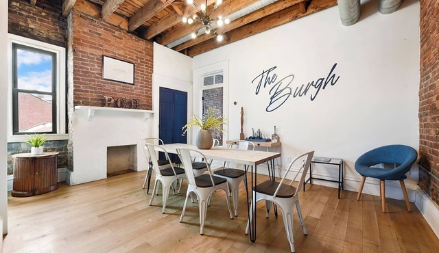 Historic 4-Apt Building Sleeps 16 Walk to Stadiums