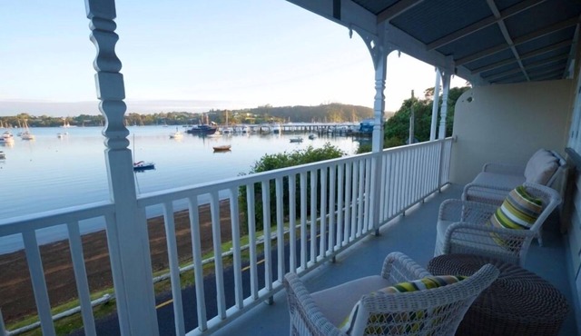 Historic Beachfront Haven – Restful, Charming, Unbeatable Views (Flat 5)