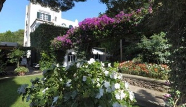 Historic Capri villa with large garden with breathtaking, unforgettable views