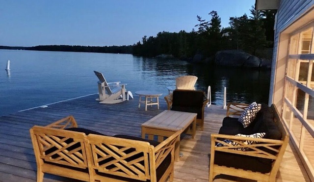 Historic cottage with expansive views over north Lake Jo.
