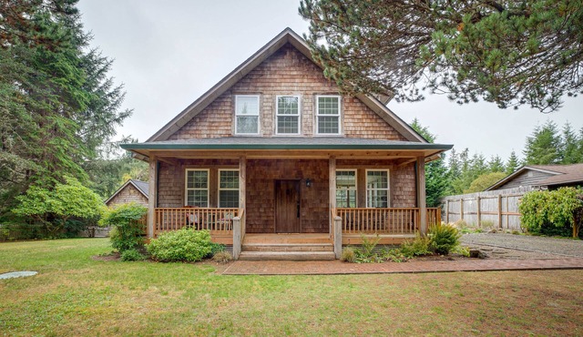 Historic District Home - Walk to Willapa Bay!