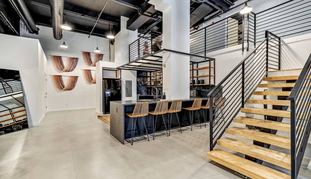 Historic District Loft! Garage Parking! Sleeps 13