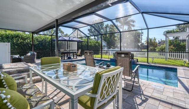 Historic Downtown Punta Gorda Cottage with Private Pool