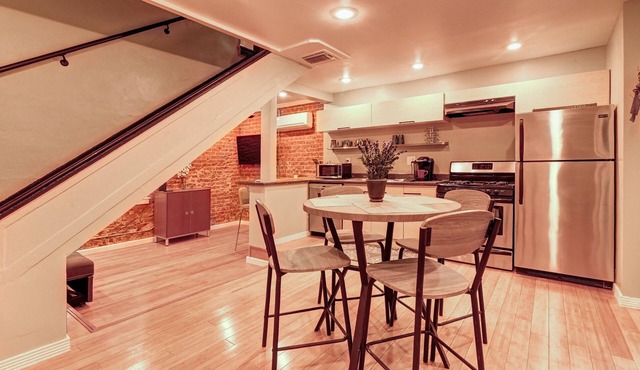 Historic Downtown Phoenix Furnished Cottage