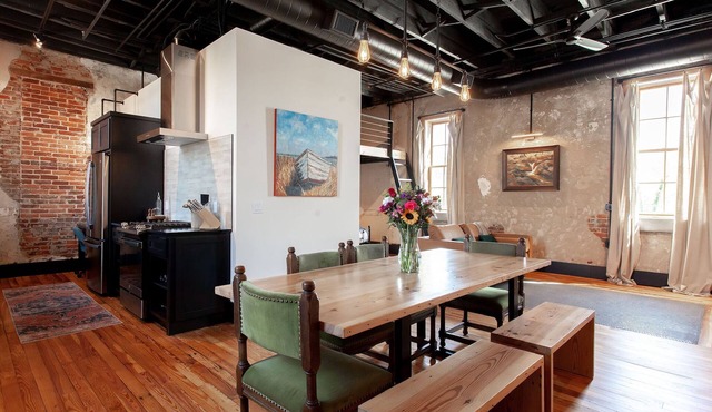 Historic Downtown Loft with Balcony and Kitchen
