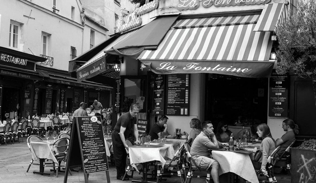 HISTORIC ELEGANCE IN THE LATIN QUARTER: 3-BEDROOM DUPLEX NEAR NOTRE DAME