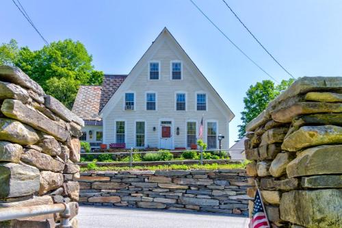 Historic Family Retreat with Hot Tub & Game Room Near Okemo, Vermont