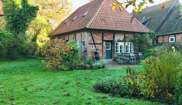 Historic half-timbered barn 1750 - Entire house with garden, piano & Elbe river