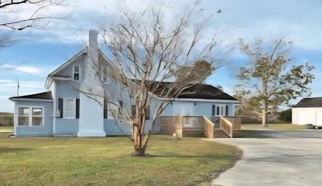 Historic Hideaway- Beautiful 3-bedroom in the quaint fishing village Engelhard.