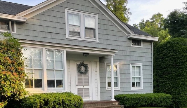 Historic home walking distance to downtown, the harbor, and restaurants!