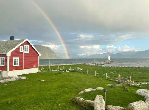 Historic Lighthouse Keeper's House At Høgstein