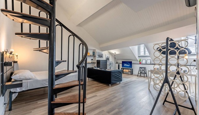 [Historic Palace Duplex] Cruise 2 min A/C WiFi