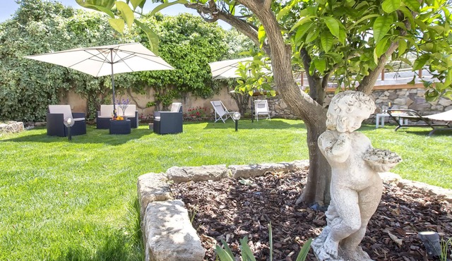 Historic Residence Casal Paterno for 20 people with private pool, AC and WiFi