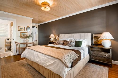 Historic Riverview Inn Four