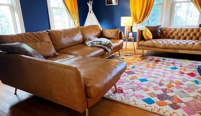 Historic Spacious Home 5 bed/2 bath