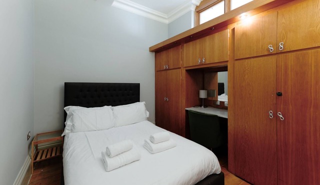 Historic two bed apartment in the City Centre