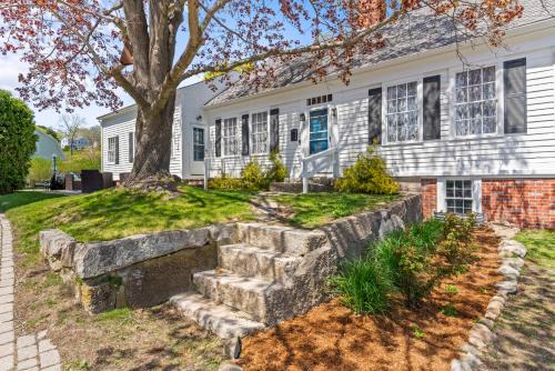 Historic Waterfront Home and Cottage