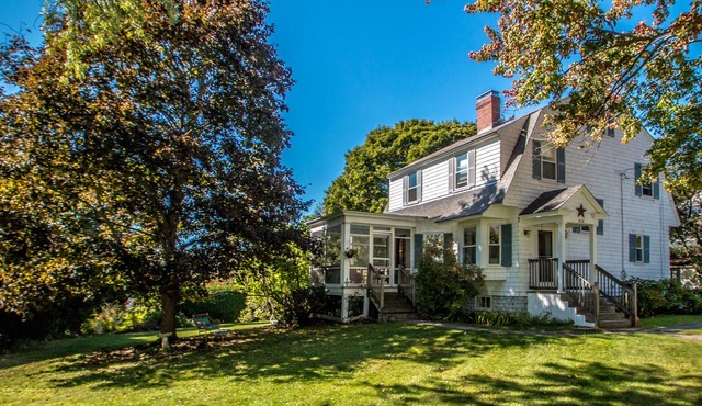 Historic Wolfeboro Home one block to Village