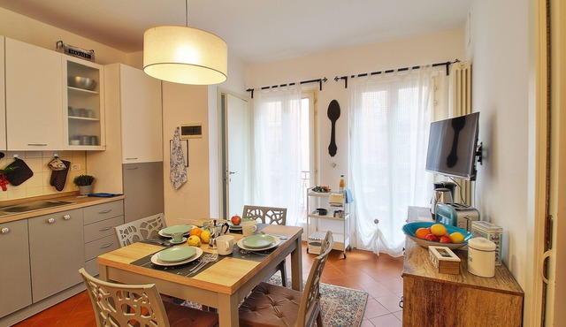 Historical center elegant apartment