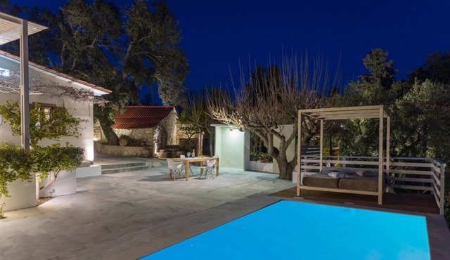 Historical Traditional Private Villa - 1km from the sea