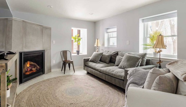Hits Adjacent | Pet Friendly | Caraway Cottage