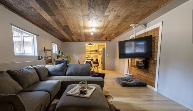 Hobby Farm Stay, come relax in the mountains with rural lifestyle