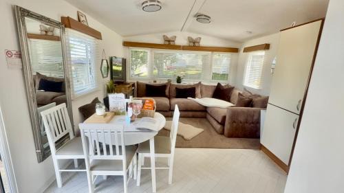 Hoburne Devon Bay Holiday Home Fresh Bright Rental - Home from home