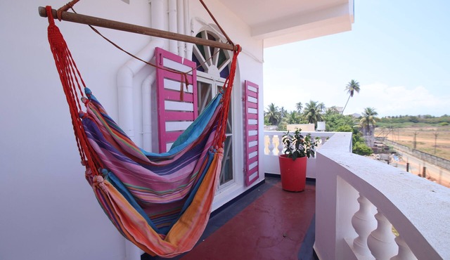 Holi-Wood Guesthouse