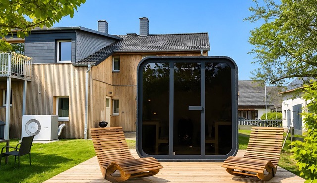 Holiday Apartment 'Urlaub auf dem Land' with Private Terrace, Garden and Sauna Access