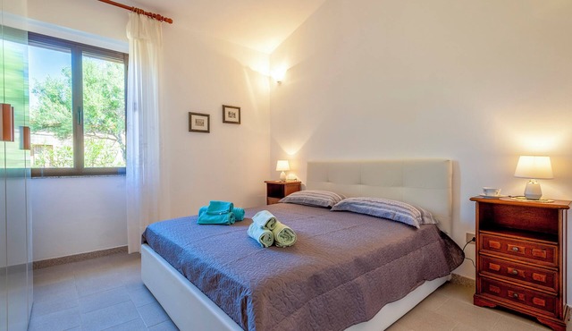 Holiday Home 'Rose's House' with Lateral Sea View, Private Terrace and Private Garden