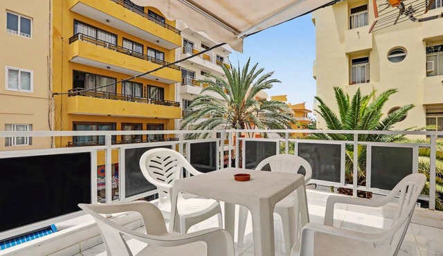 Holiday accommodation "New 1-bedroom beach apartment"