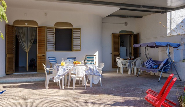 Holiday Accommodation "Villa Tramontana 30 Metri Dal Mare" Near the Beach