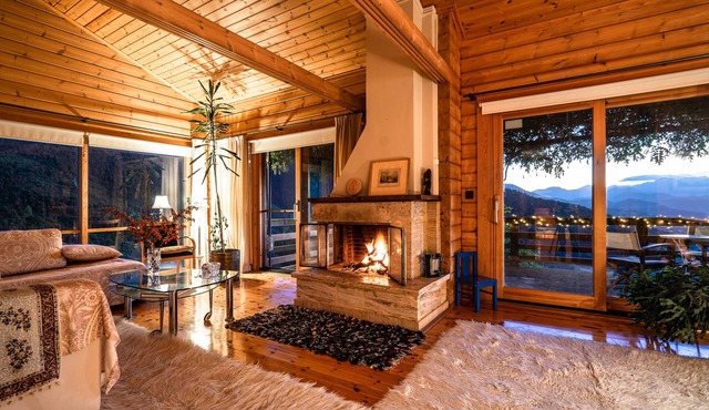 Holiday Accommodation "Luxury Chalet Villa" with stunning view
