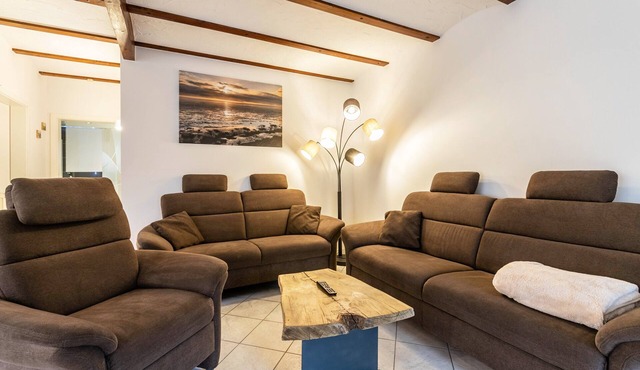Holiday Apartment 'Steuerbord' with Private Terrace, Private Garden and Wi-Fi