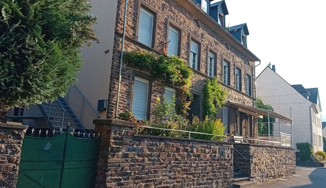 Holiday Apartment "Villa Eisfeld II"