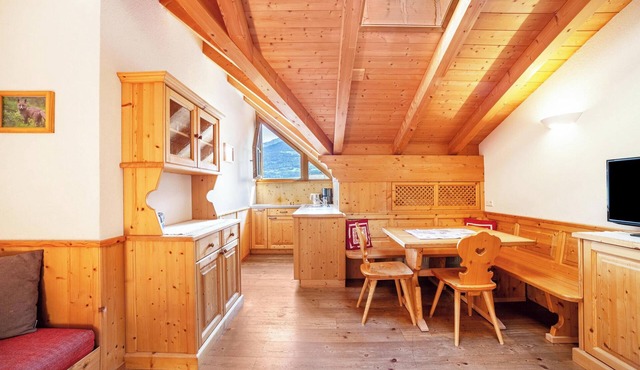 Holiday Apartment "Hof am Schloss Zirm" with Mountain View and Wi-Fi