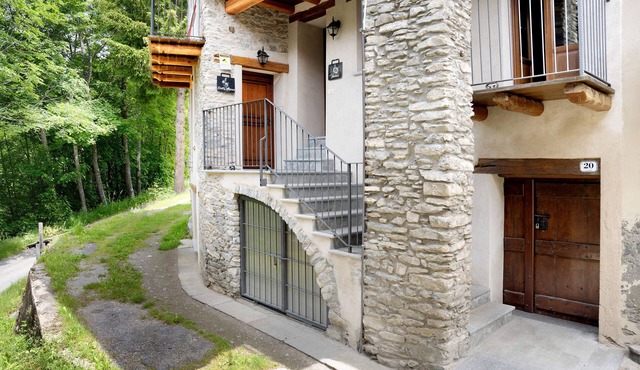 Holiday Apartment "Arnica Tano Di Grich" with Mountain View, Shared Terrace & 2 Balconies