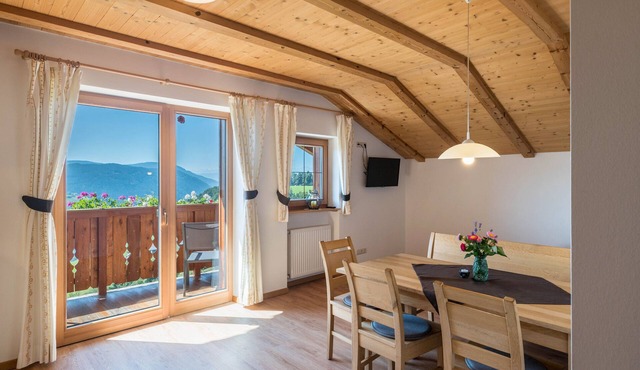 Holiday Apartment 'Mongaduierhof Apt Schlern' with Mountain View, Shared Garden & Wi-Fi