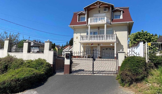 Holiday apartment 300 meters from the thermal bath, with hot tub and sauna