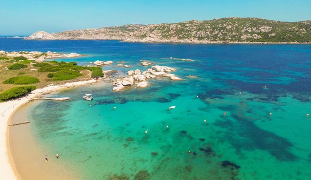 Holiday Apartment 'Agostino' close to the Beach with Shared Terrace, Shared Garden & Wi-Fi