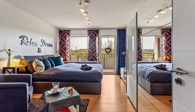 Holiday Apartment "Comfort" with Shared Garden, Balcony & Wi-Fi