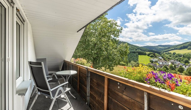 Holiday Apartment Schwalbennest (55sqm, 2 Bedrooms) with Balcony and Wi-Fi