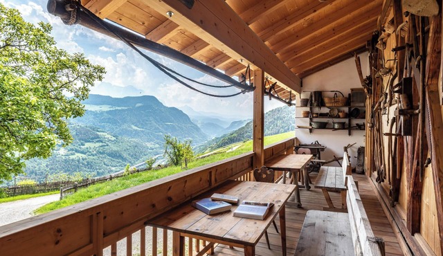 Holiday Apartment "Dolomiten Winklerhof" with Mountain View, Garden & Wi-Fi