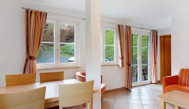 Holiday Apartment 'Kirschblüte' with Mountain View, Shared Pool and Wi-Fi