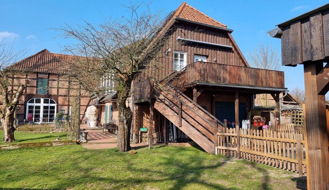 Holiday Apartment Oertzheide with Private Garden, Balcony and Wi-Fi