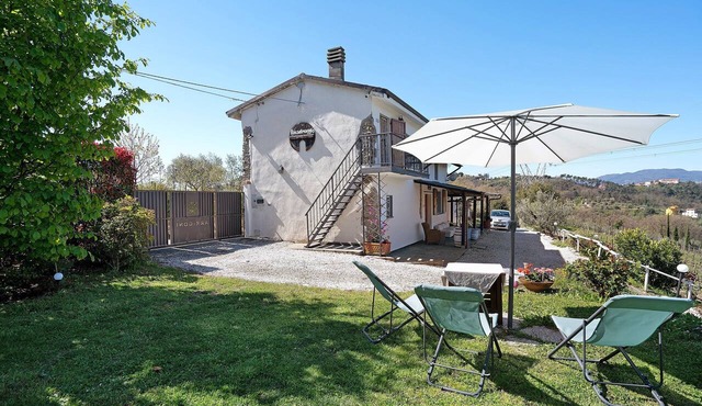 Holiday Apartment "Rosadimaggio Camelia" with Garden & Wi-Fi