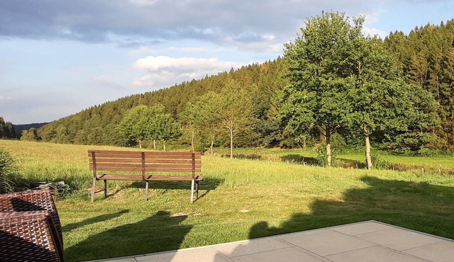 Holiday Apartment Ruhrort, 70 sqm with Private Terrace, Garden and Wi-Fi