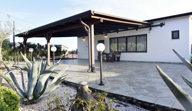 Holiday apartment with two bedrooms and a terrace in a quiet neighbourhood near the sea